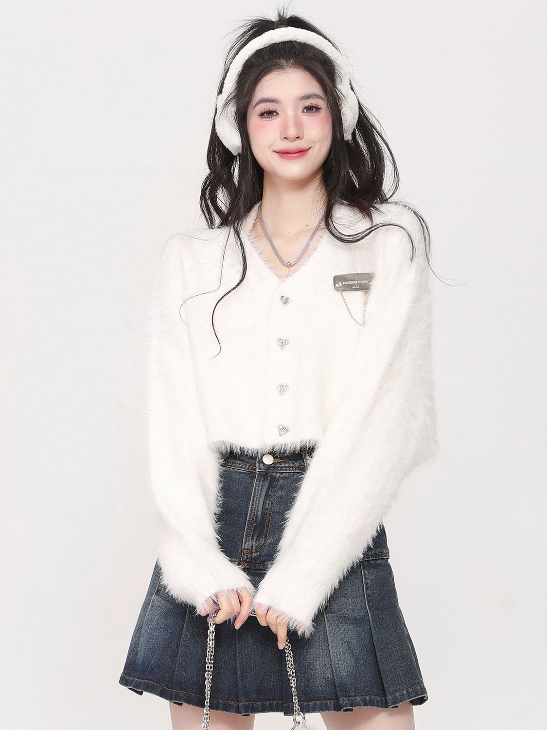 白色v領仿水貂絨2023秋冬奶糯毛衣開衫女短款寬鬆通勤針織衫長袖
