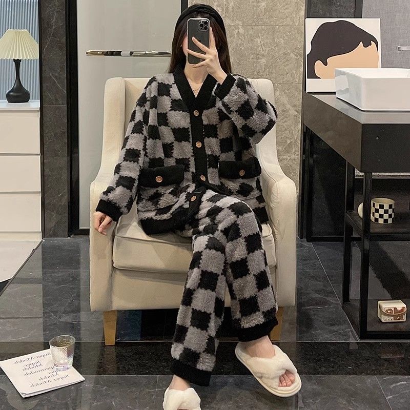 秋冬季加厚款珊瑚絨睡衣女套裝家居服加絨可愛法蘭絨長袖開衫大碼