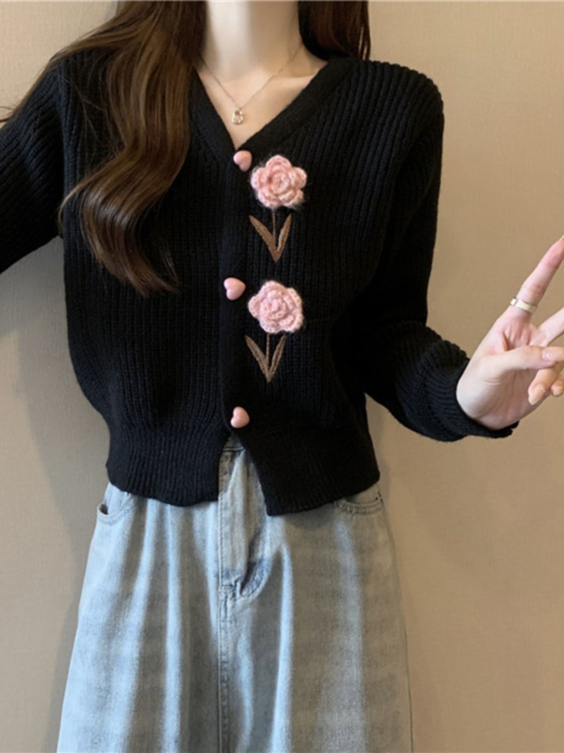 小香風花朵開衫毛衣女2023秋冬季新款設計感v領短款針織外套洋氣