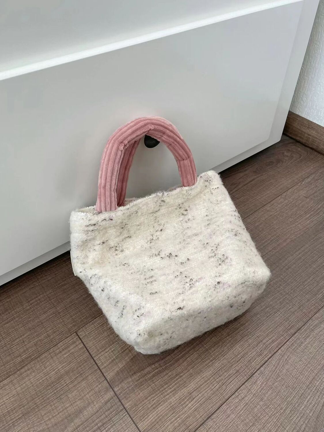 Baobao Women's 2023 Autumn/Winter Soft Glutinous and Fury Handbag, Small and Gentle Style, Commuter Handbag, Tote Bag