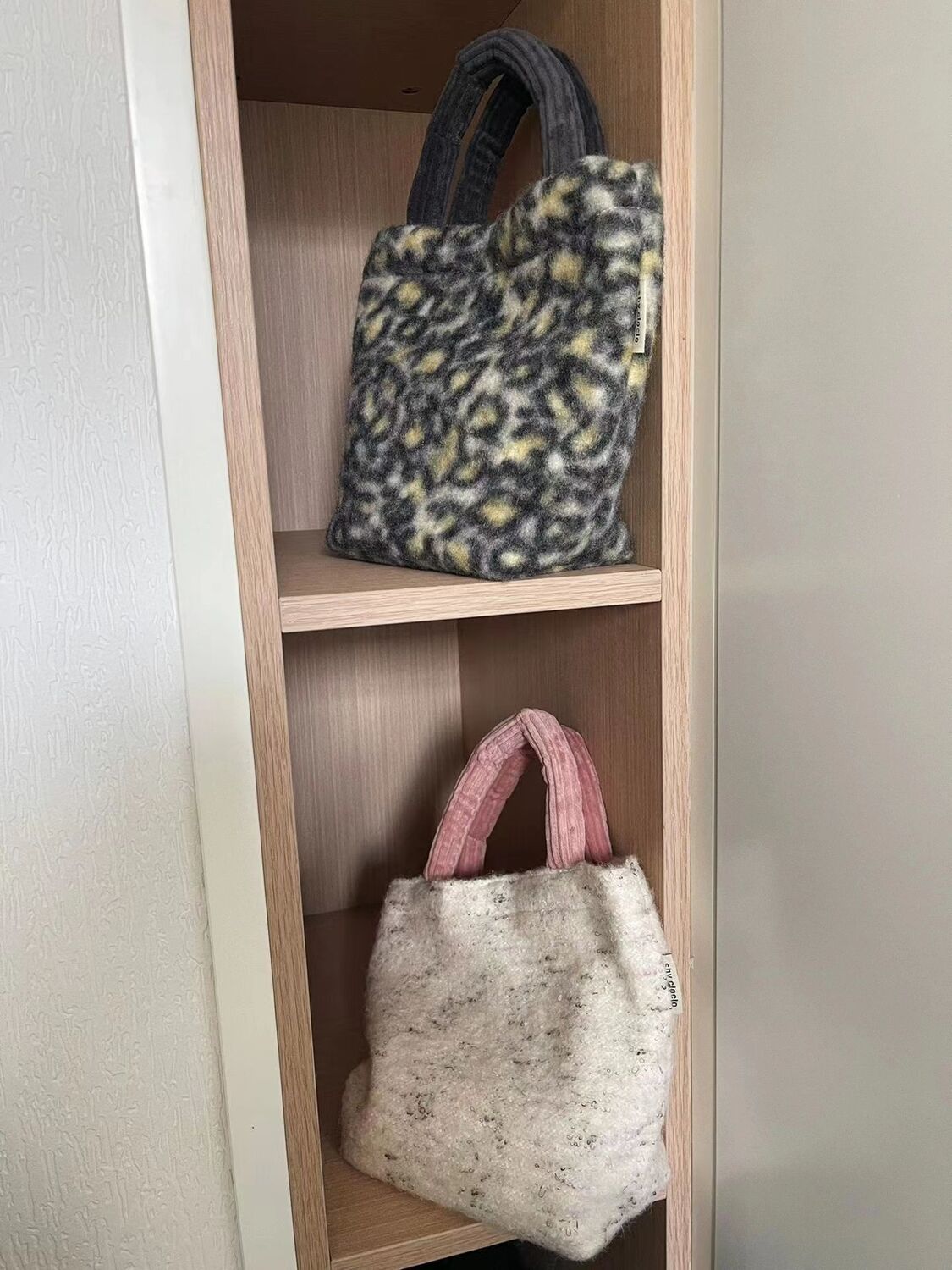 Japanese girls' plush handbag 2023 niche design sense Autumn and winter handbag fashion casual bucket bag for women