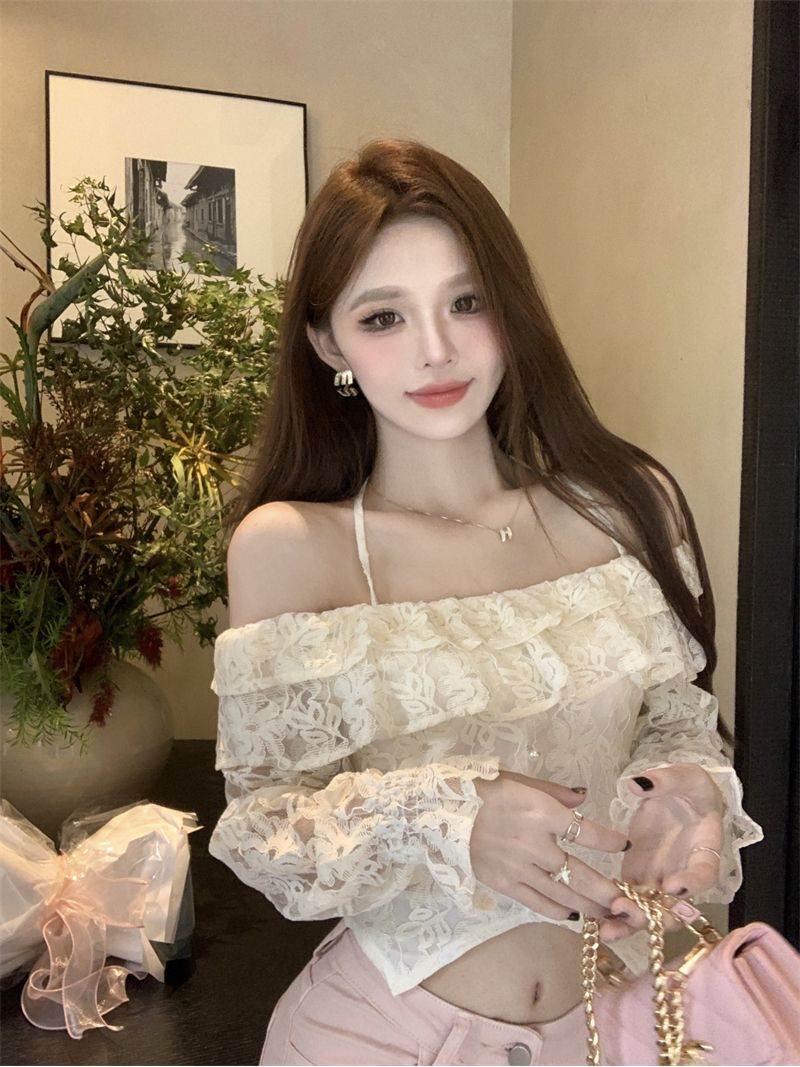 純欲辣妹一字肩掛脖露肩上衣女秋季鏤空小衫喇叭袖蕾絲打底衫內搭