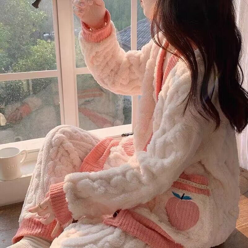 加厚秋冬季珊瑚絨睡衣女長袖水蜜桃家居服套裝法蘭絨可外穿兩件套