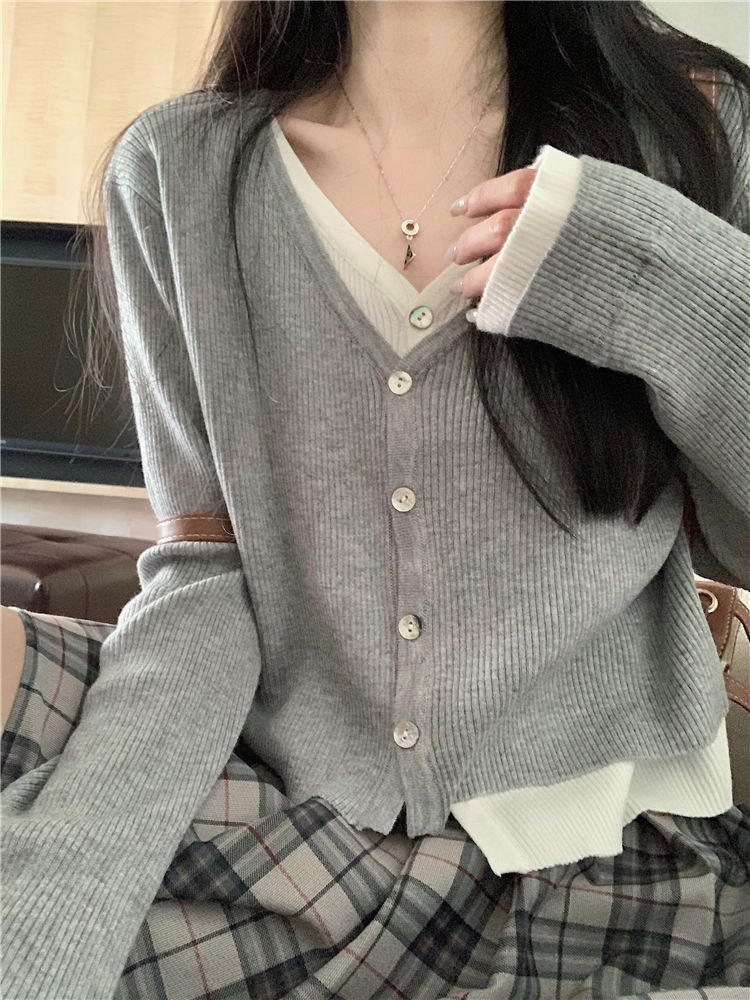V-neck fake two-piece knitted cardigan coat women's autumn sweater gray bottoming shirt short long-sleeved inner top