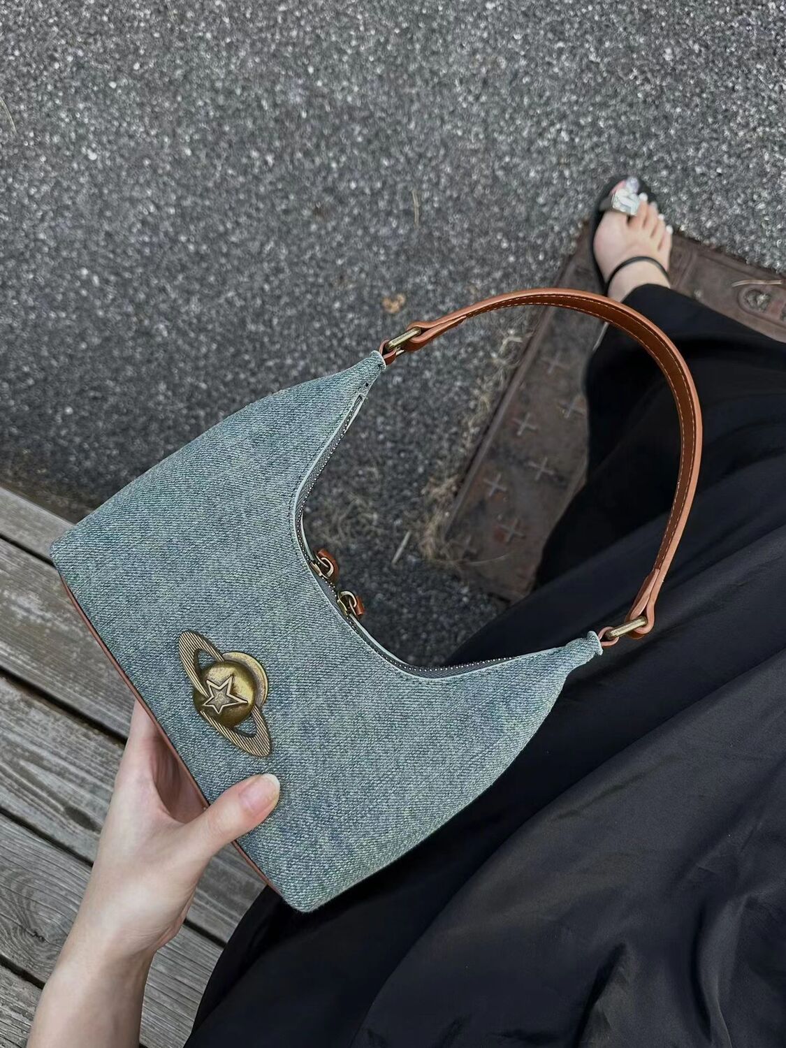 Nostalgic 2023 niche design denim underarm bag fashion retro portable commuting bag personalized fashion vintage bag