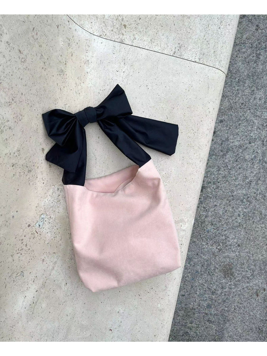 Early Autumn Girls' Bow Tie Bag 2023 New Cute Solid Color Handbag Contrast Color Versatile European and American Underarm Bag for Women