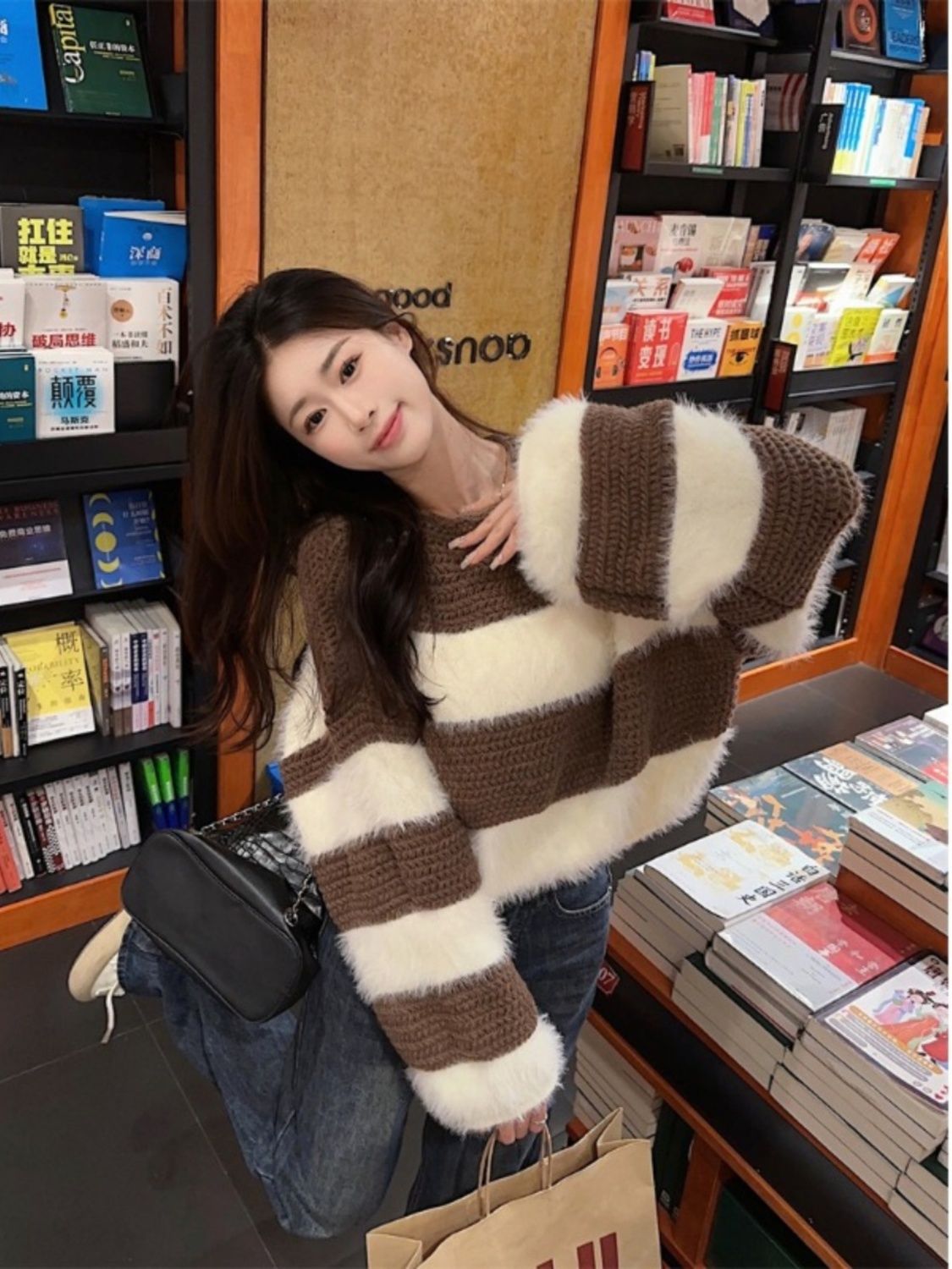 條紋軟糯毛絨毛衣女裝秋冬新款復古寬鬆設計感針織衫短款長袖上衣