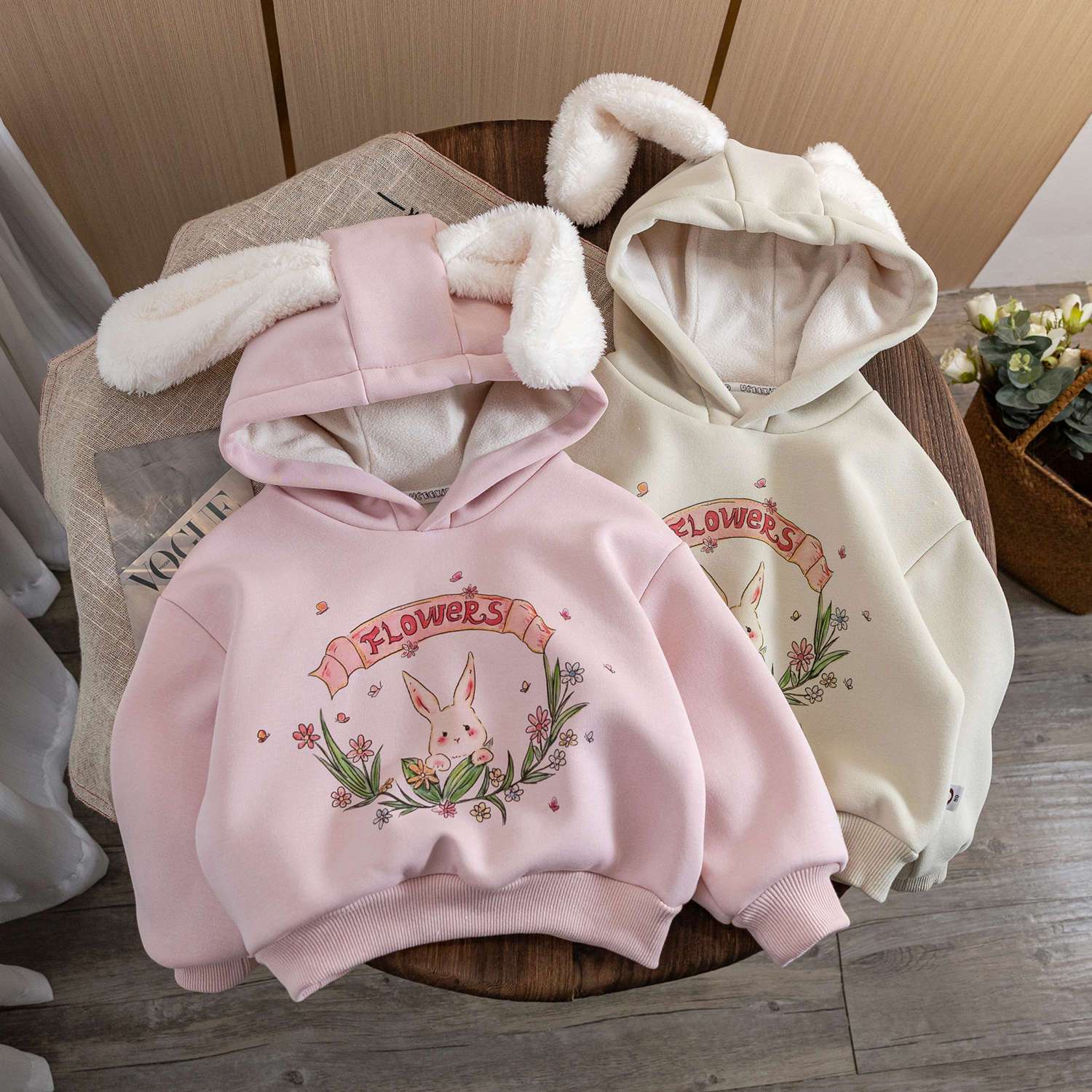 Girls' fleece hooded sweatshirt children's clothing  winter new style children's thickened baby style warm top autumn and winter