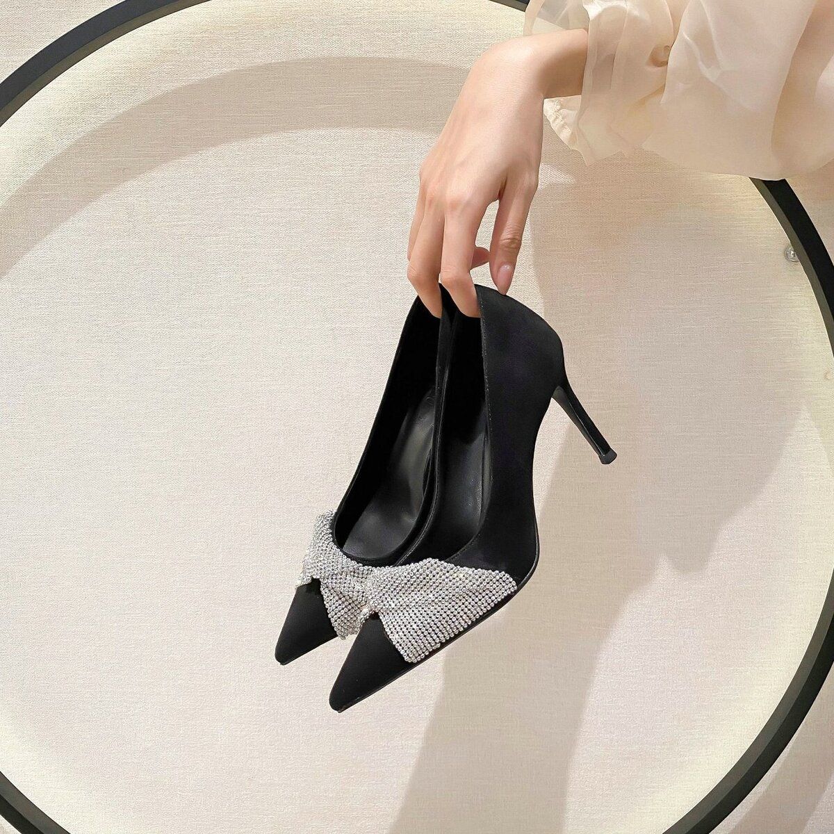 Fashionable professional women's trendy versatile rhinestone bow shoes  new black temperament pointed toe high heels