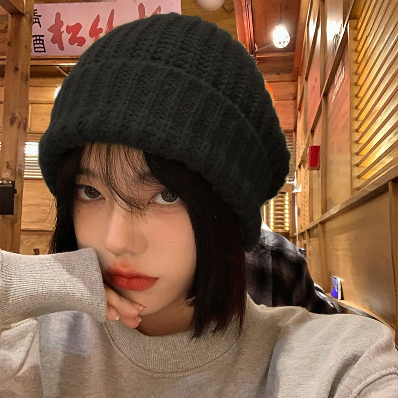 Black pile hat for women in autumn and winter loose big head circumference cold hat showing face small Korean hat woolen knitted hat ins