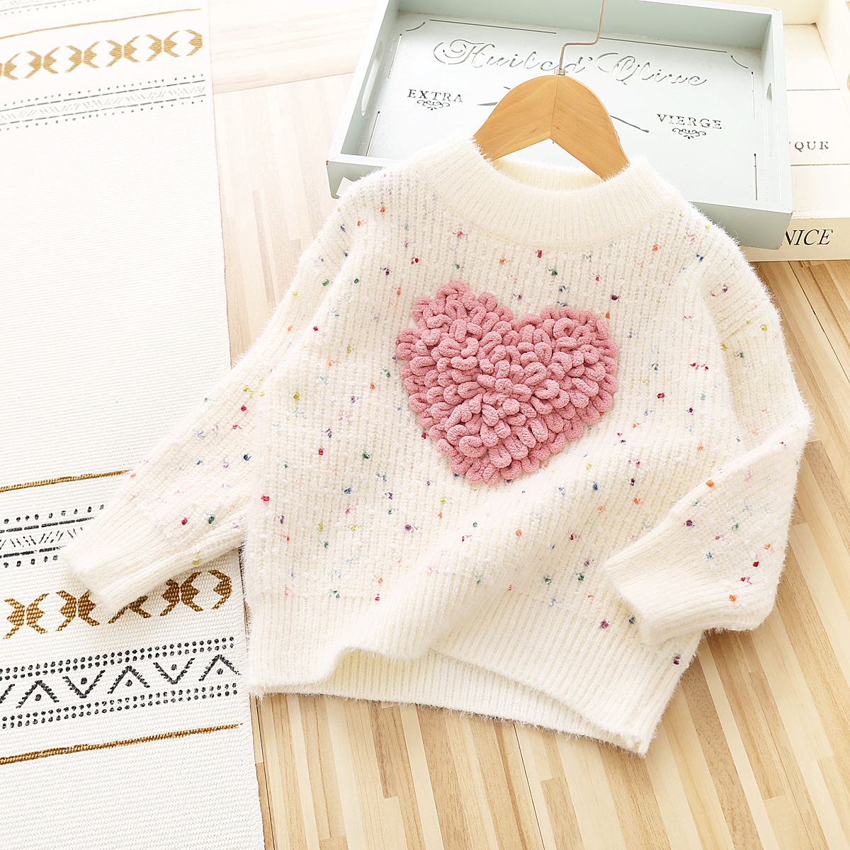 Girls' sweaters, winter sweaters, round-neck comfortable pullovers, versatile children, middle-aged children, little girls, woolen styles