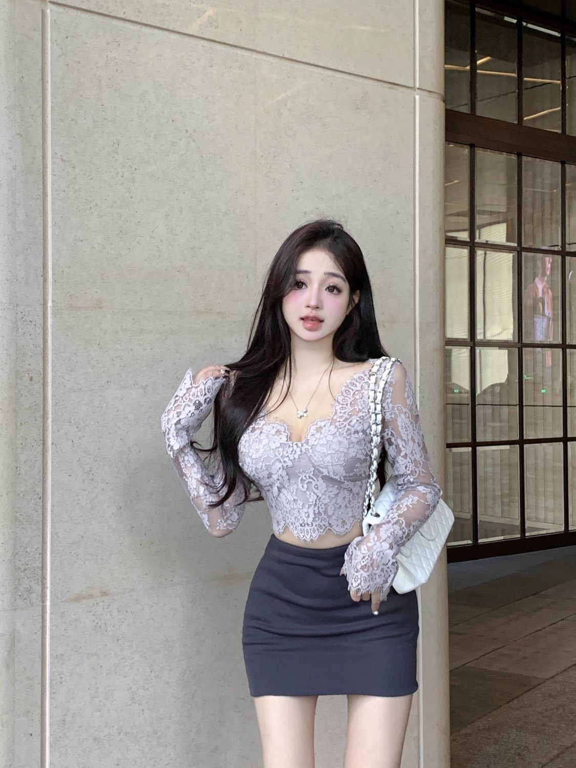 純欲風性感v領長袖蕾絲襯衫女秋季修身短款別致襯衣溫柔氣質上衣