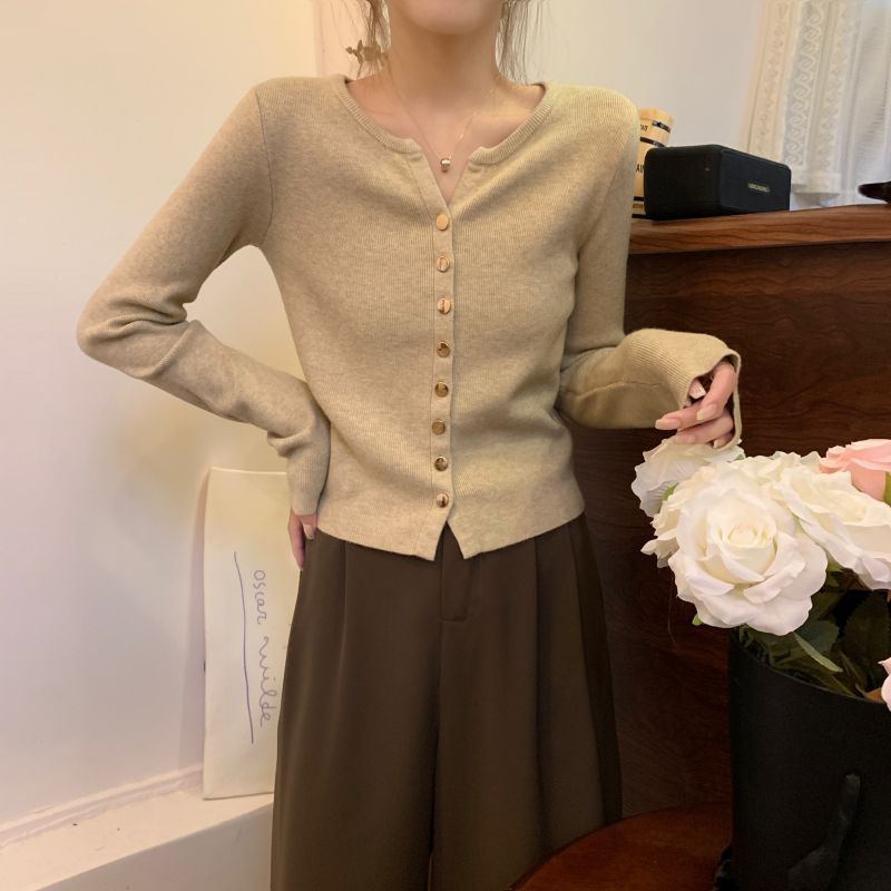 Sweater cardigan coat for women in spring, autumn and winter, knitted sweater inside and outside, thin round neck bottoming shirt, short long-sleeved top