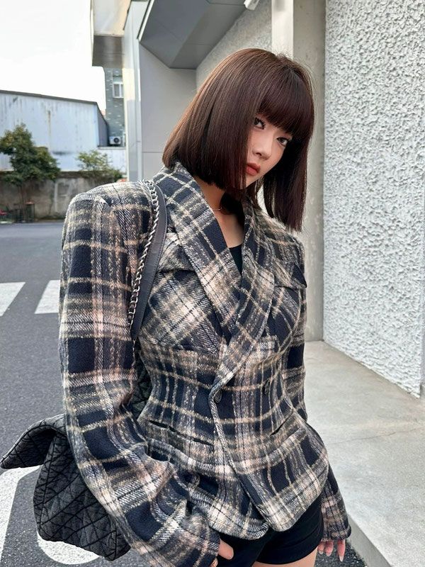 英倫大小姐通勤高級感收腰格子西裝女秋冬新款雙排扣短款毛呢外套