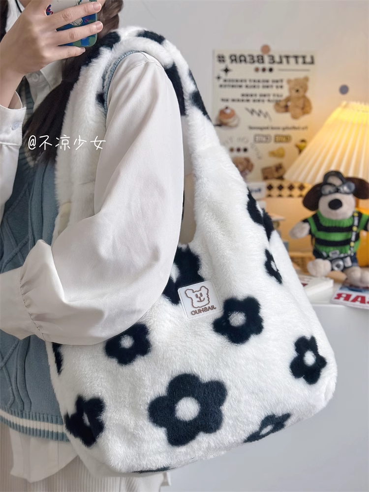 Winter cute niche plush bag student large capacity furry shoulder bag Japanese ins girl casual tote bag