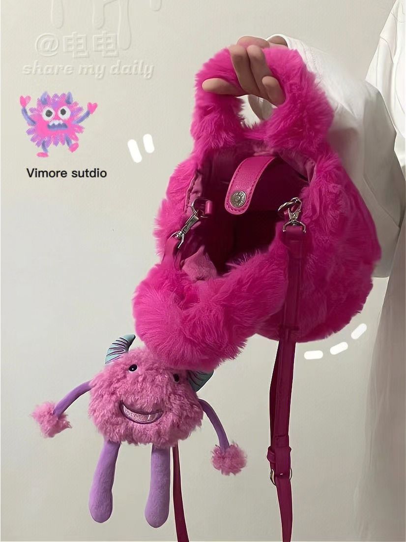 Winter textured furry bag 2023 new casual daily plush bag cute portable one-shoulder cross-body small square bag