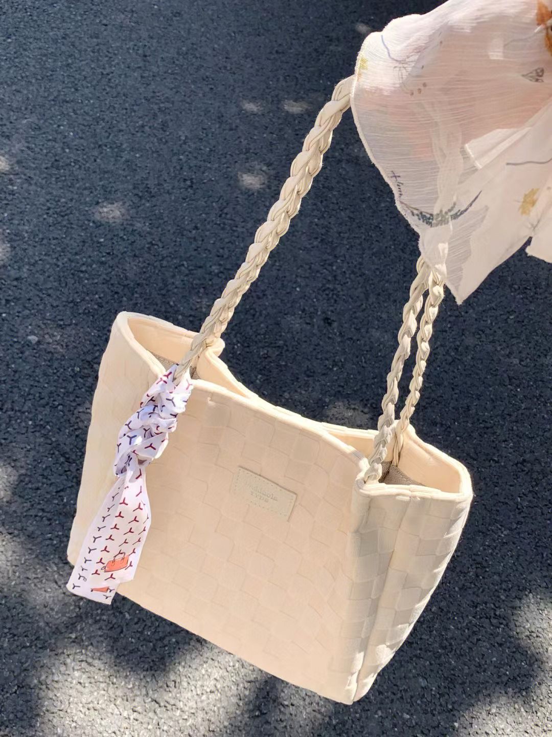 Bags for women 2023 new trendy high-end fashion tote bag three-dimensional texture waffle gentle temperament commuter bag