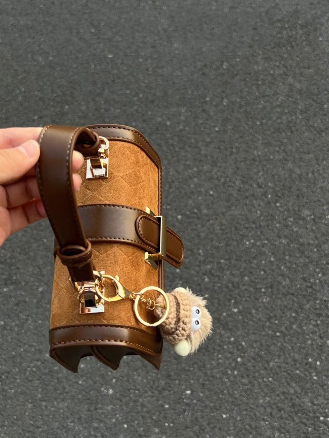 Autumn and winter women's bags 2023 new trend niche design retro high-end small square bag daily versatile single shoulder crossbody bag
