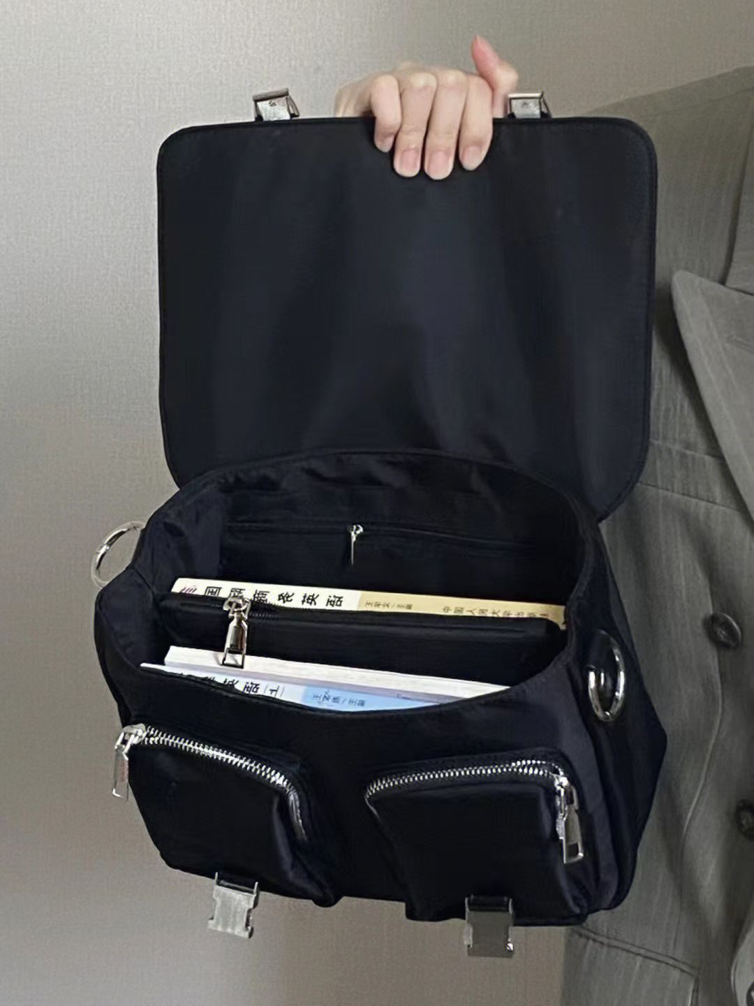 Sweet and cool versatile nylon bag 2023 hot new trend unisex motorcycle bag shoulder crossbody commuter bag
