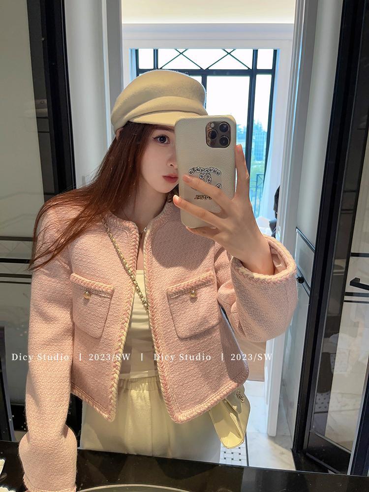 High-end temperament pink small fragrant jacket for women in autumn and winter new high-end design foreign style age-reducing short top