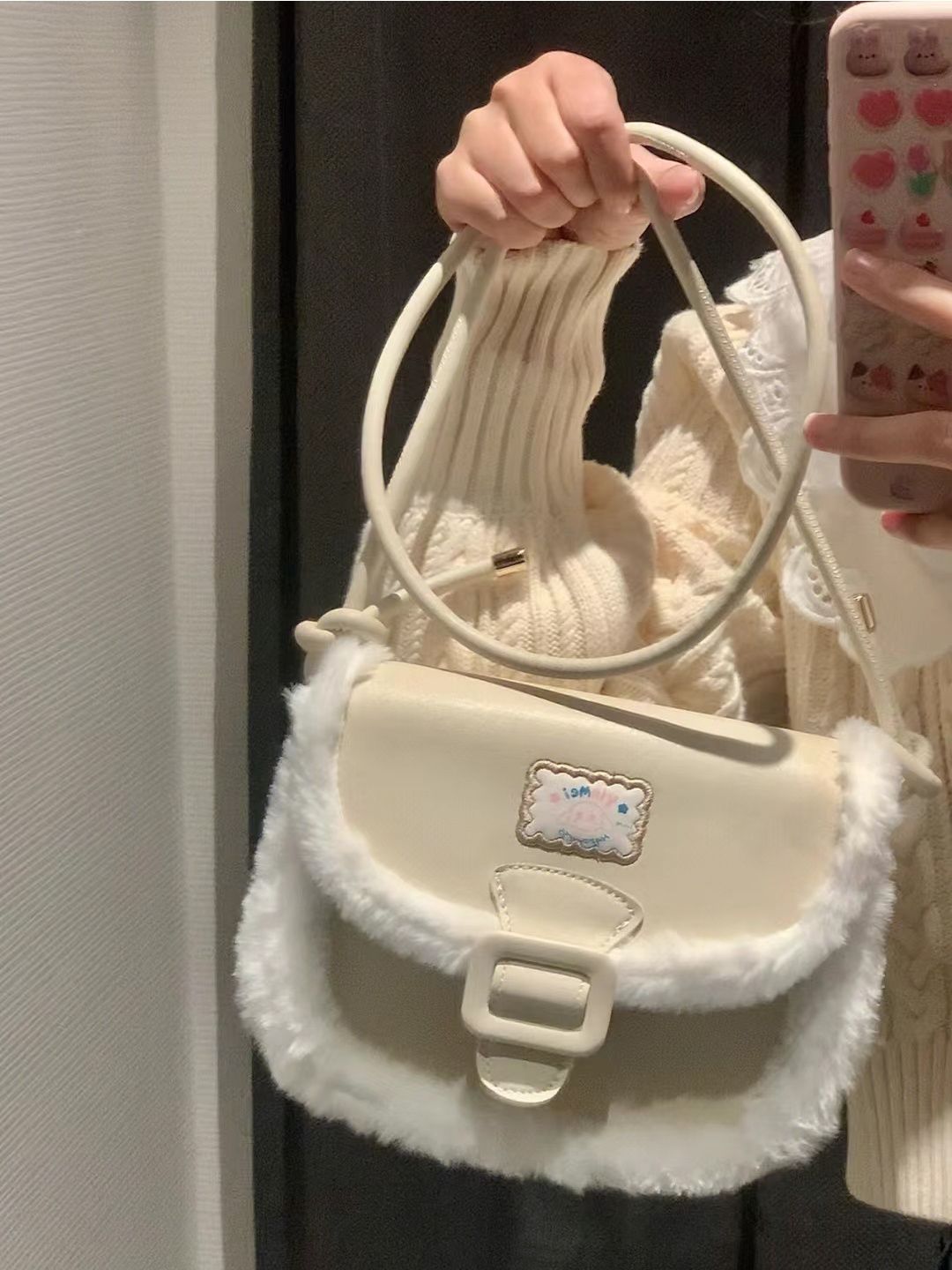 Niche Korean 2023 new autumn and winter gentle and sweet furry bag, daily versatile small bag, shoulder crossbody saddle bag