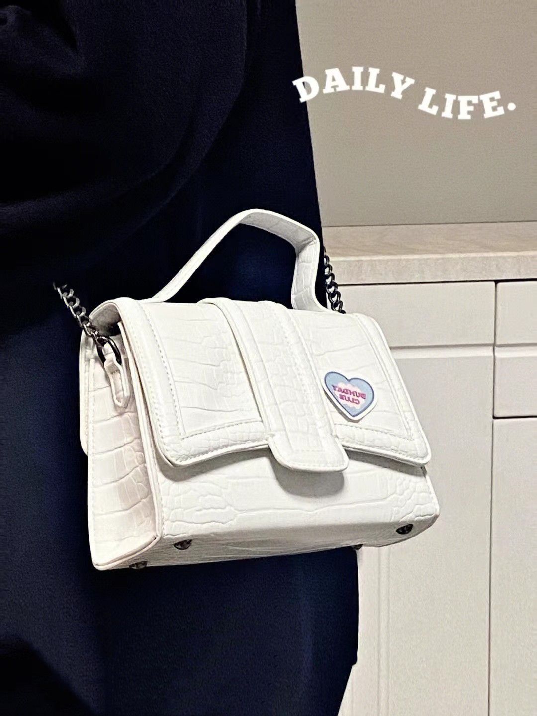 High-end chain niche bag ins crocodile pattern classic solid color fashion versatile women's bag single shoulder crossbody small square bag