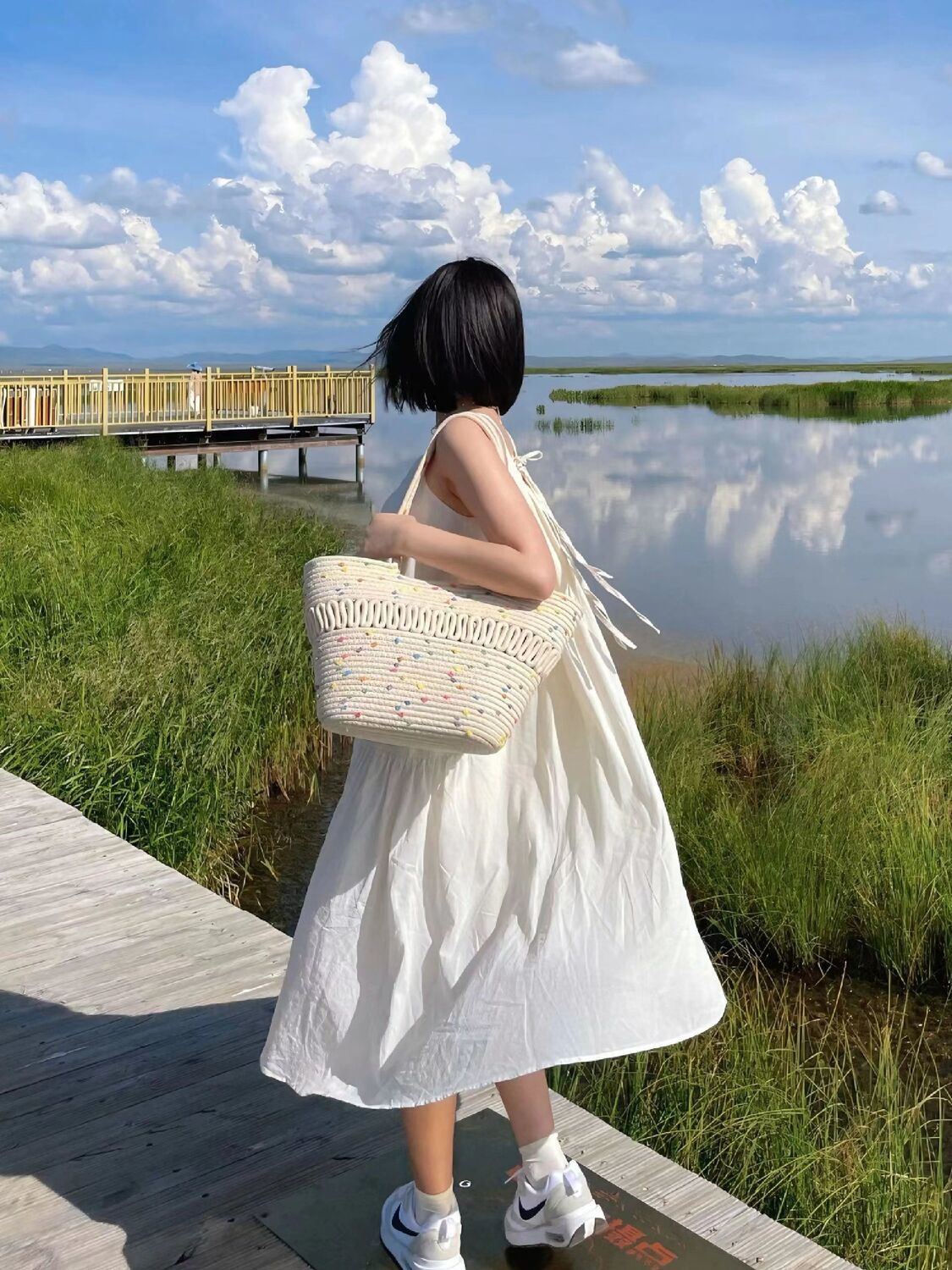 2023新款小众设计时尚手提包百搭少女洋气单肩包法式休闲沙滩包包