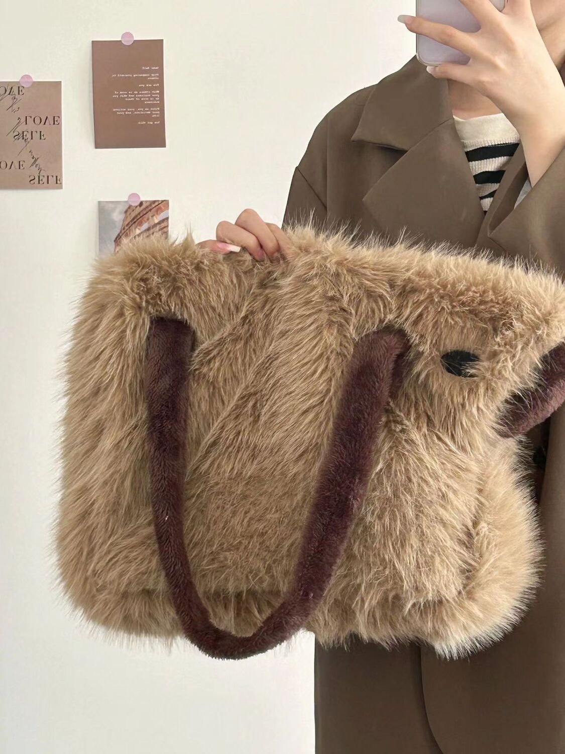 2023 new plush autumn and winter large-capacity tote bag, fashionable and personalized tote commuter bag, portable shoulder bag, trendy