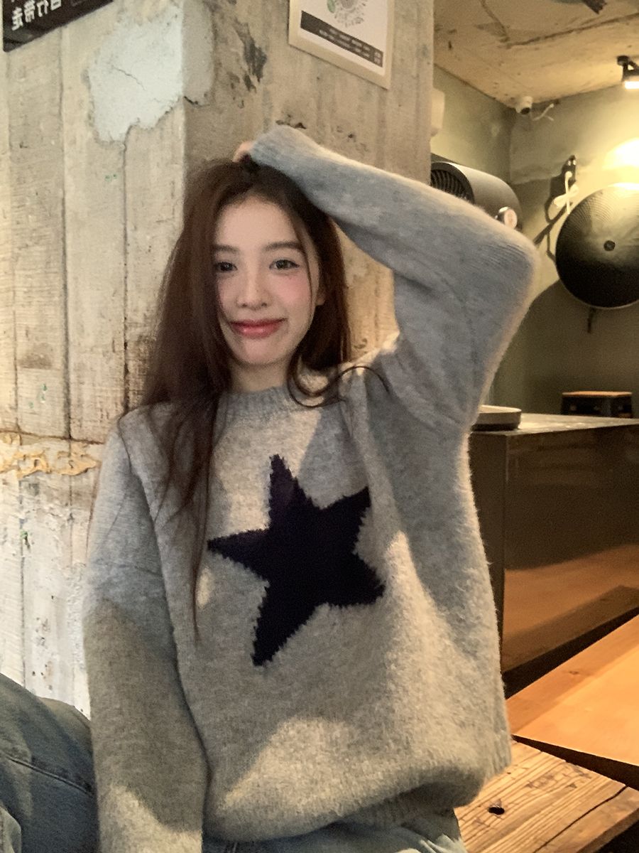 新款上衣外穿寬鬆圓領灰色軟糯慵懶風套頭星星針織毛衣女秋冬