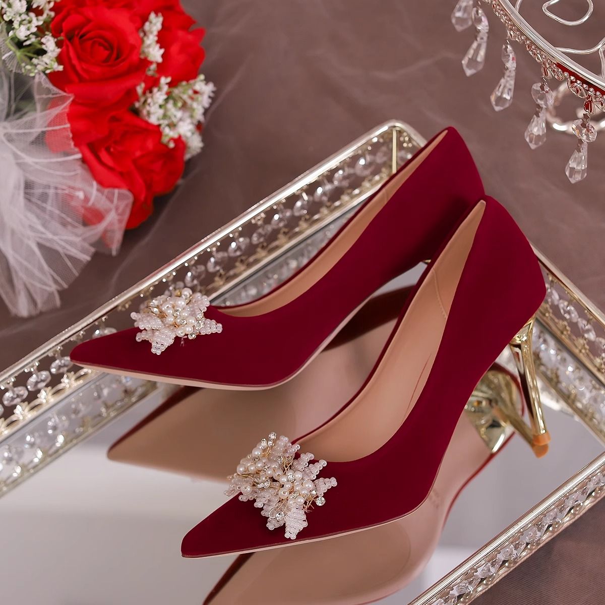 优雅红色婚鞋女新款中式秀禾婚纱两穿新娘鞋不累脚订婚孕妇高跟鞋