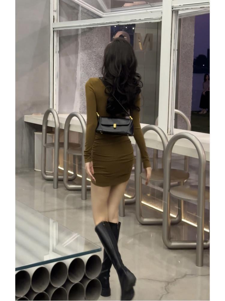 Pure desire hip-hugging short skirt for women in autumn and winter new style waist slimming pleated cross V-neck bottoming long-sleeved dress