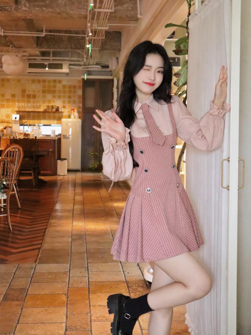 Sweet college style shirt dress for women, spring and autumn style, stitching design, niche sweet and cool waist slimming pleated skirt, short skirt