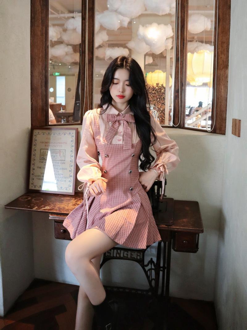 Sweet college style shirt dress for women, spring and autumn style, stitching design, niche sweet and cool waist slimming pleated skirt, short skirt