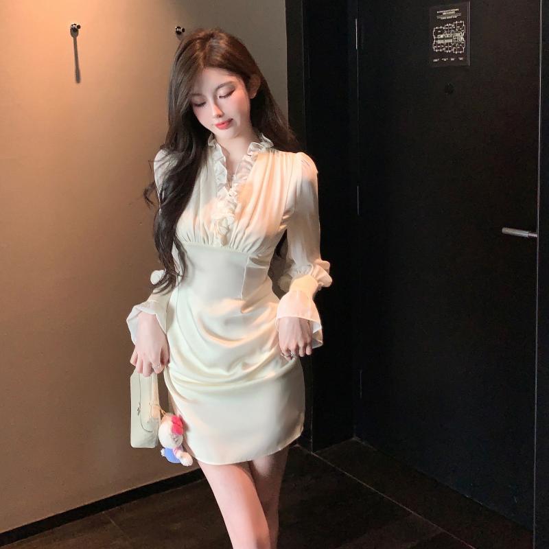 高級感氣質包臀裙女秋冬款打底連衣裙法式氣質純欲風收腰顯瘦短裙
