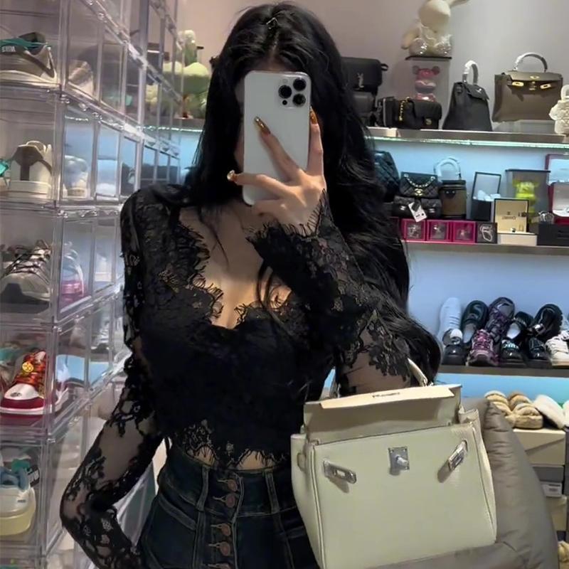 純欲風黑色v領蕾絲衫女春秋季新款溫柔氣質修身顯瘦短款上衣