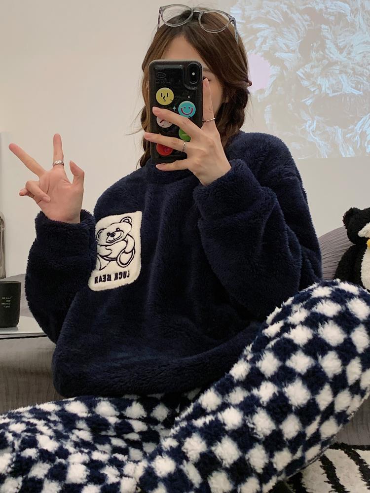 加厚珊瑚絨睡衣女春秋冬季2023年新款棋盤格小熊法蘭絨家居服套裝