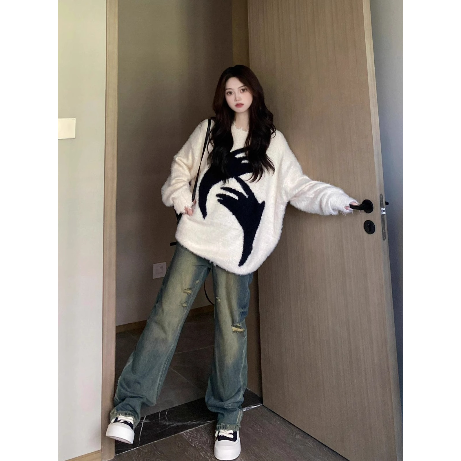 國潮美式抽象圓領破洞仿貂絨毛衣女秋冬季慵懶風情侶裝針織衫上衣