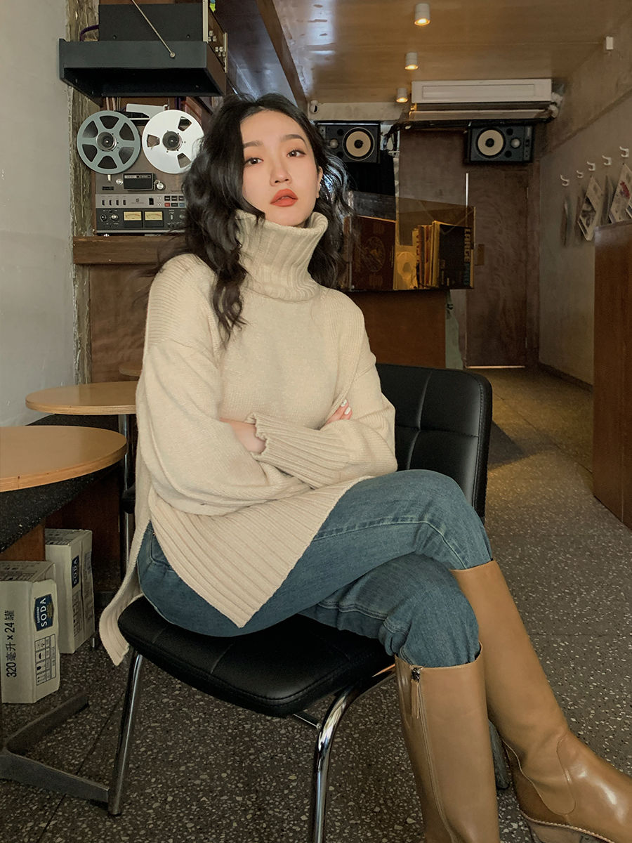 綠色開叉高領軟糯純色寬鬆毛衣女疊穿秋冬新款套頭針織慵懶上衣