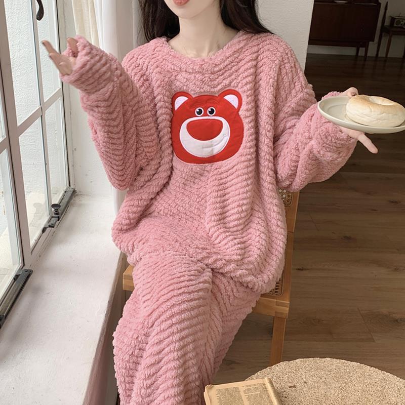 2023新款珊瑚絨睡衣女秋冬季加厚可愛草莓熊大碼200斤家居服套裝