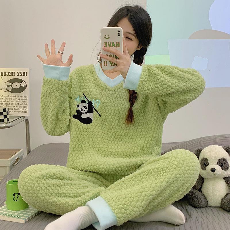 2023年新款珊瑚絨睡衣女生春秋冬季可愛卡通法蘭絨家居服兩件套裝