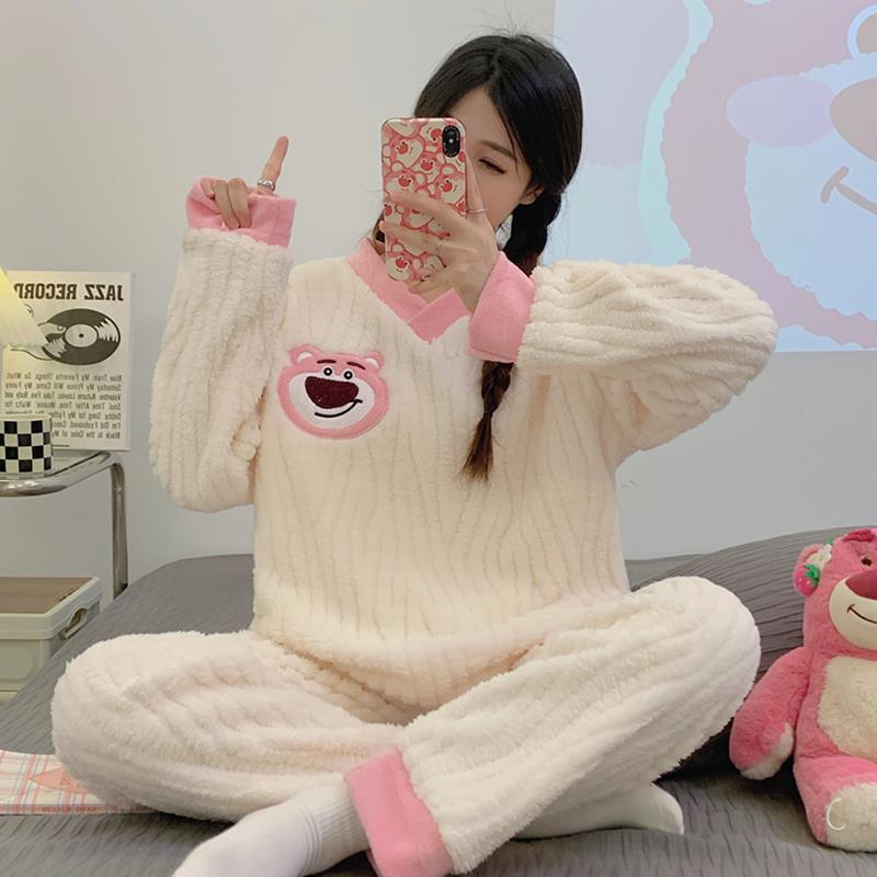 2023年新款草莓熊睡衣女秋冬季加厚加絨可愛學生法蘭絨家居服套裝