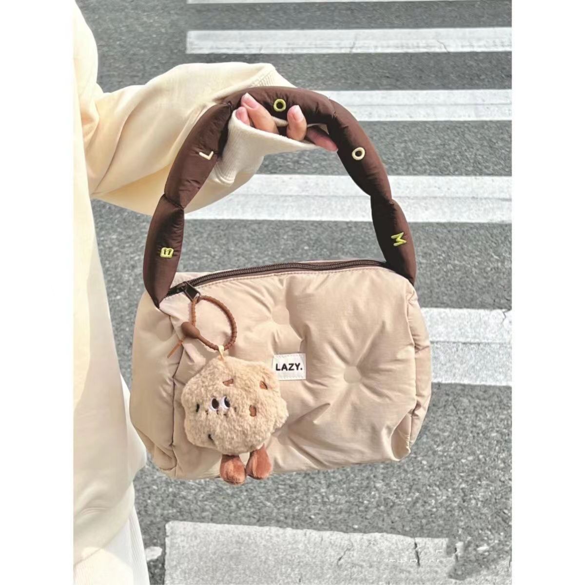 Autumn and winter bags for women 2023 new square egg cake bag, down bag, shoulder handbag, cheese bag, pillow bag, soft bag