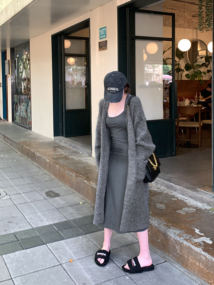 Mid-length gray sweater jacket soft and waxy new women's autumn and winter lazy style loose long-sleeved knitted cardigan