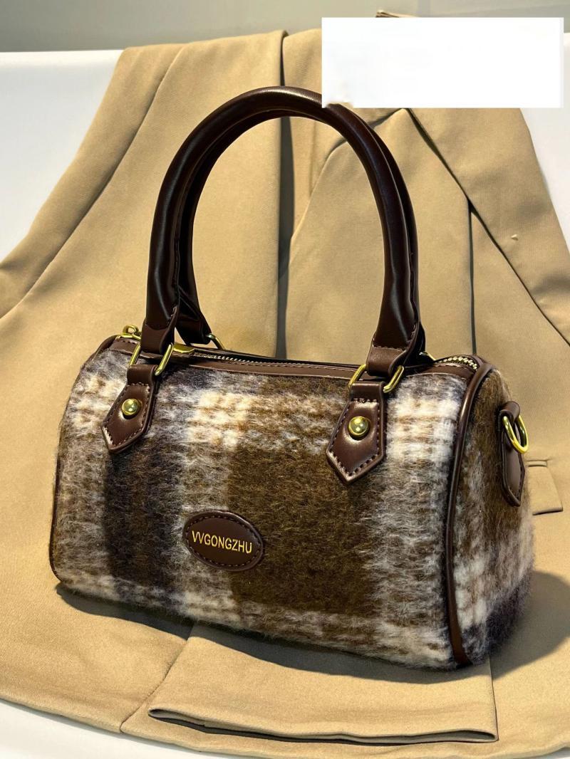 Autumn and winter new wool plaid pillow bag 2023 casual versatile handbag niche design single shoulder crossbody bag