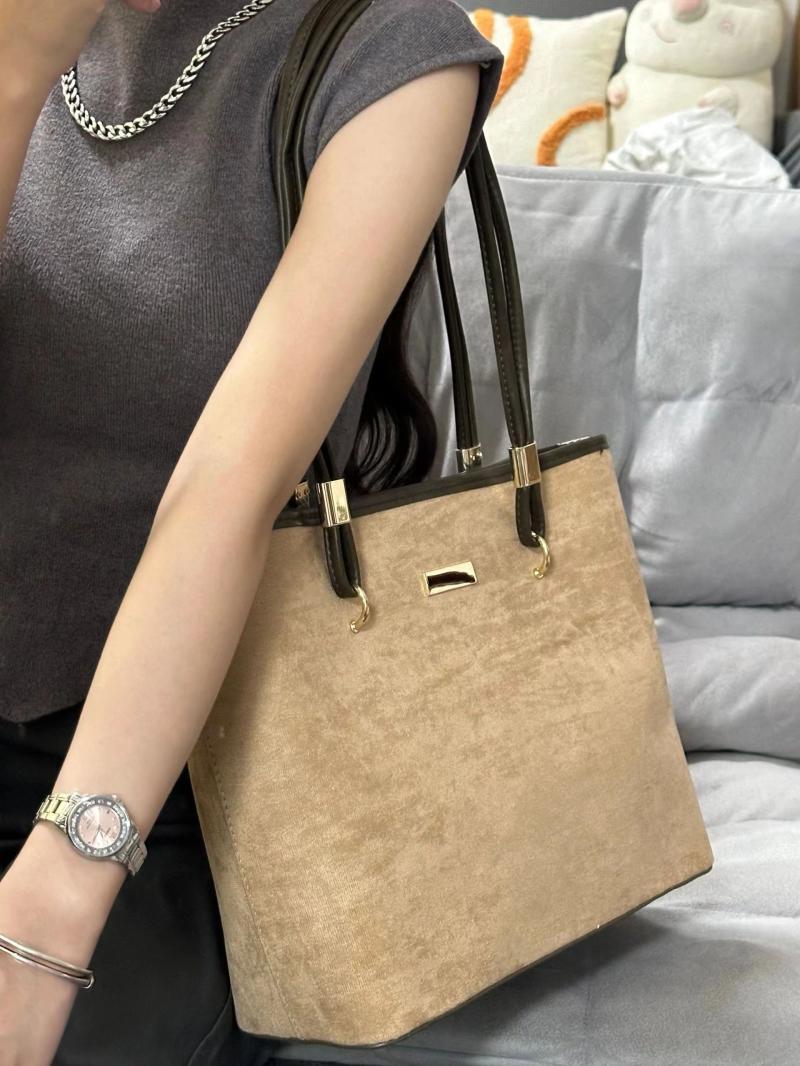 Autumn and winter retro versatile shoulder bag 2023 new niche bag high-quality office worker commuter bag tote bag
