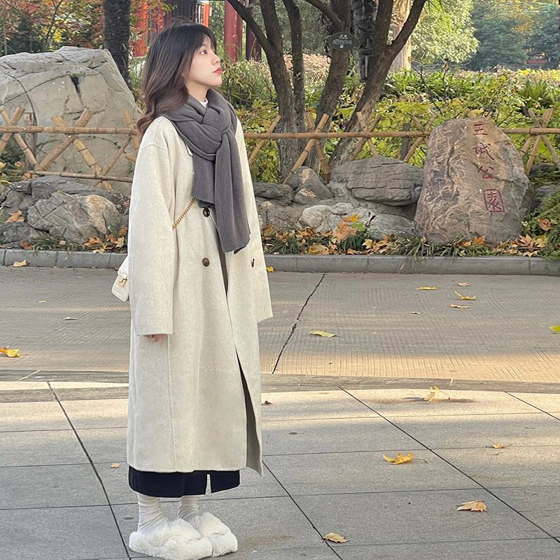 Oatmeal-colored woolen coat for women petite Hepburn style autumn and winter new high-end mid-length thickened woolen coat