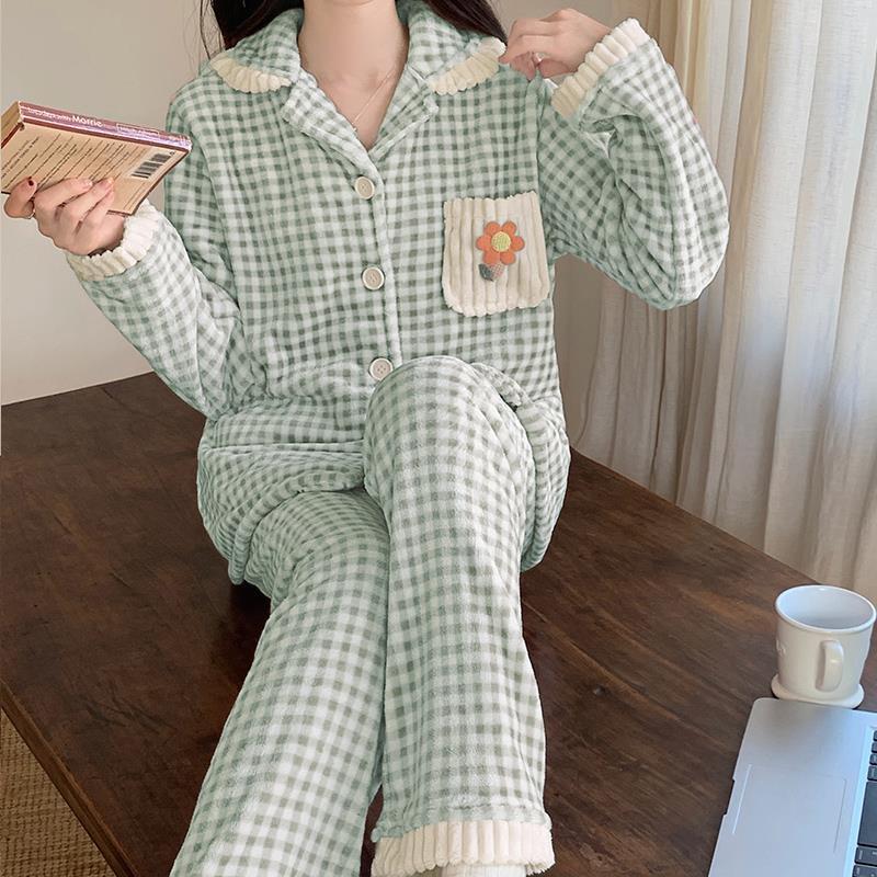 珊瑚絨睡衣女款冬季法蘭絨長袖保暖格子甜美開衫家居服套裝