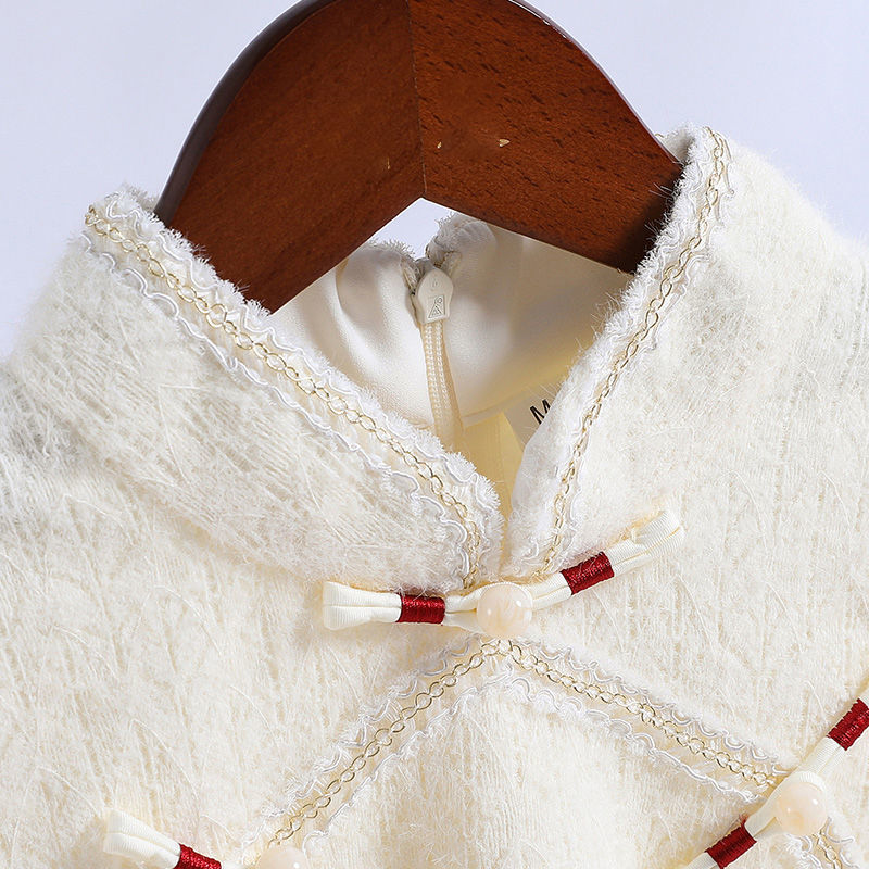 改良米白色旗袍秋冬新款高端气质年轻款国风简约新中式连衣裙