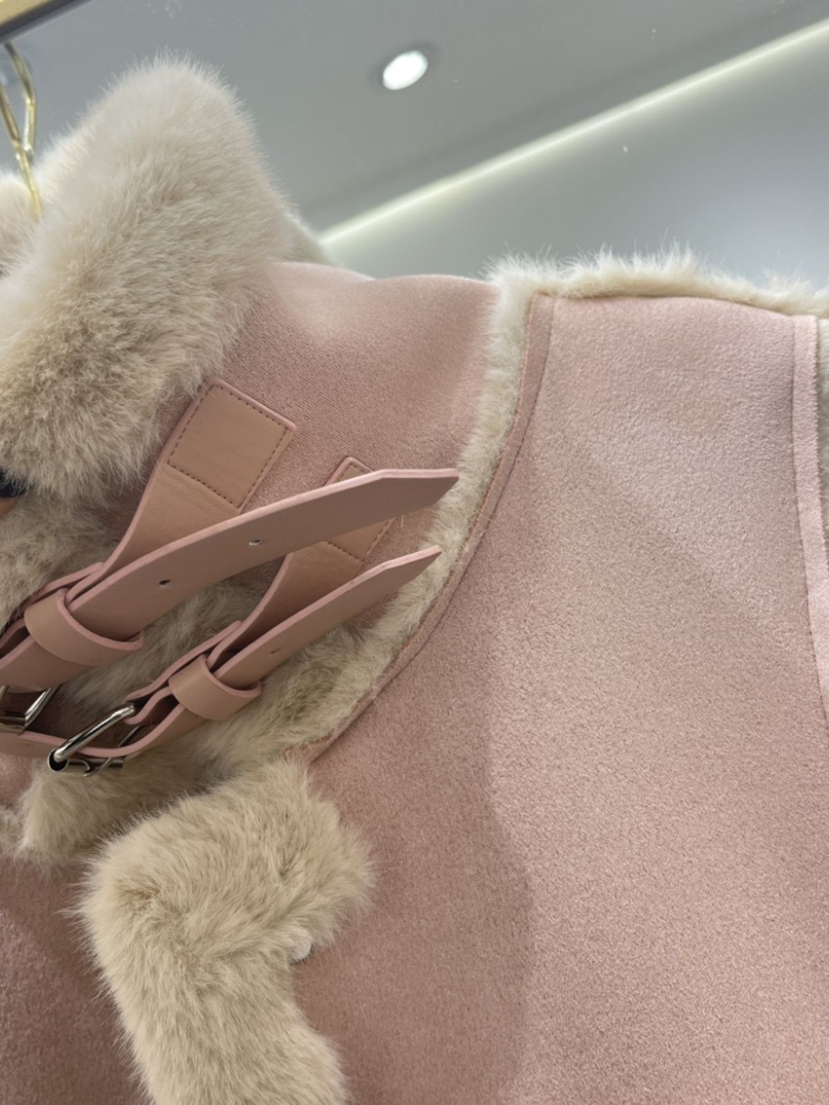 Lamm integrierte Jacke für Frauen mit einem Gefühl von Luxus 2023 Winter neuer Nerzpelz Plüsch Stehkragen Motorradanzug_voghion.com