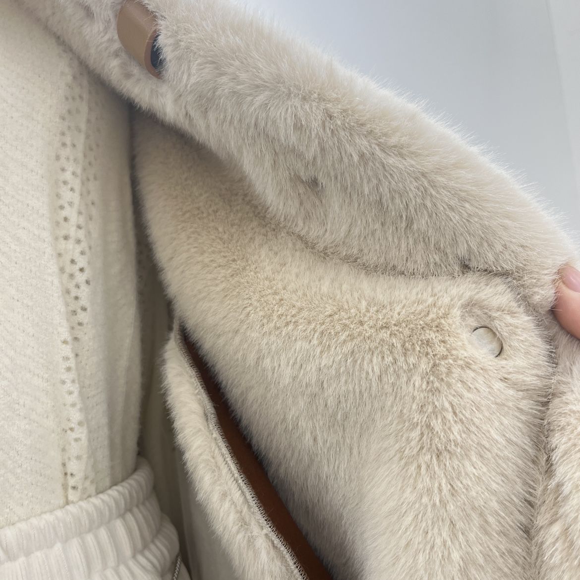 Lamm integrierte Jacke für Frauen mit einem Gefühl von Luxus 2023 Winter neuer Nerzpelz Plüsch Stehkragen Motorradanzug_voghion.com